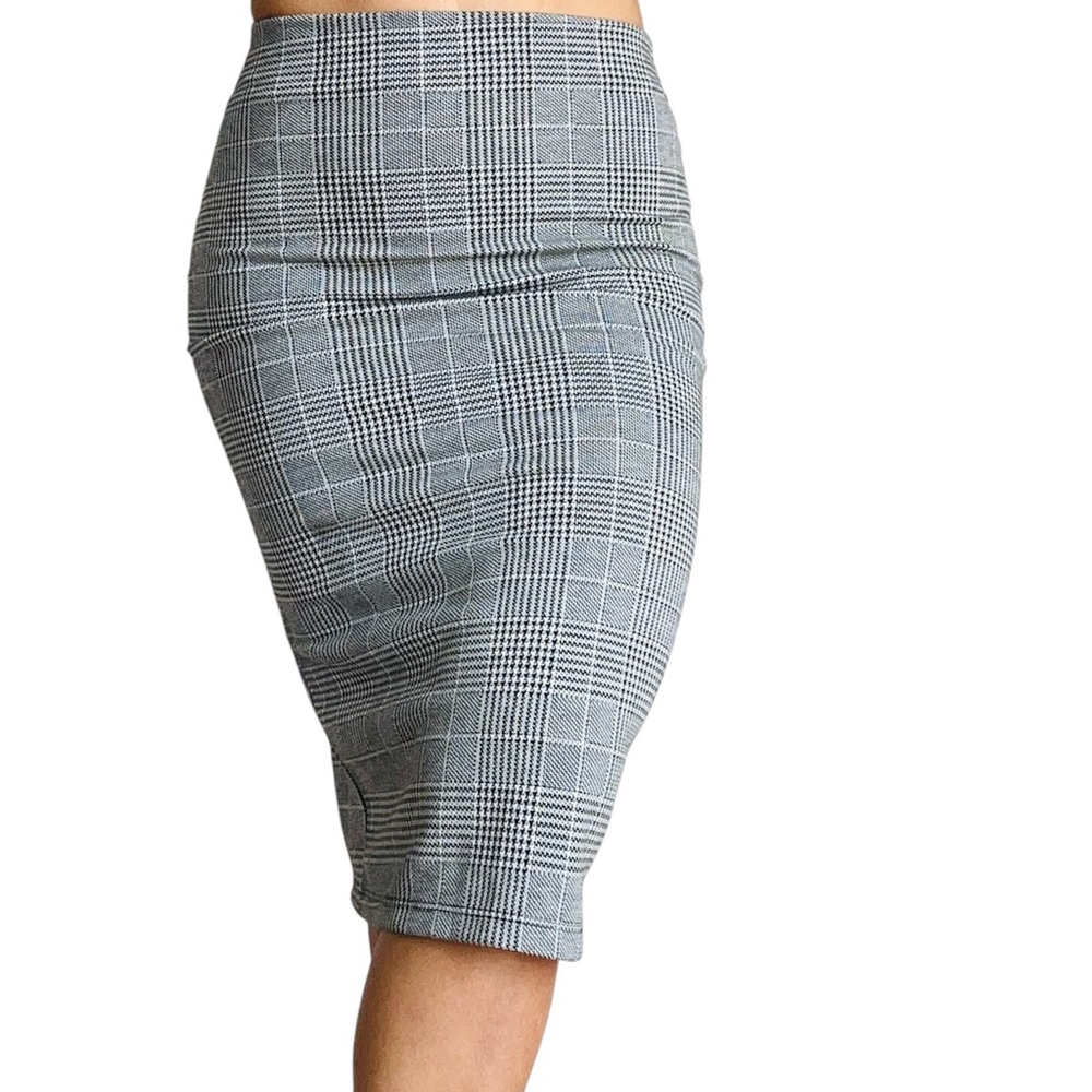 Hermosa como nuevo H&M es cd pero sede le sirve.a una S también